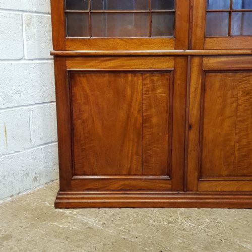 fig 2. ANTIQUE WILLIAM 1V MAHOGANY HLAZED BOOKCASE C1830