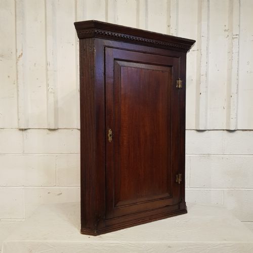ANTIQUE 18TH CENTURY PERIOD OAK CORNER CABINET C1780 - ADDITIONAL PHOTO 1
