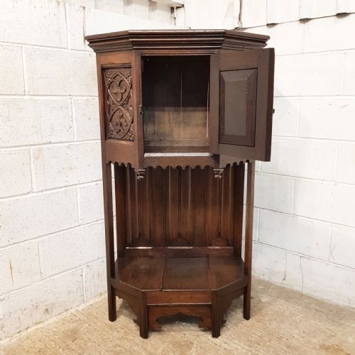 fig 1. ANTIQUE 18th CENTURY PERIOD CARVED JOINED OAK CUPBOARD C1760-80