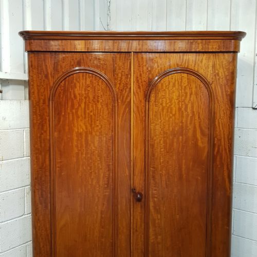 fig 1. ANTIQUE VICTORIAN MAHOGANY DOUBLE WARDROBE C1880
