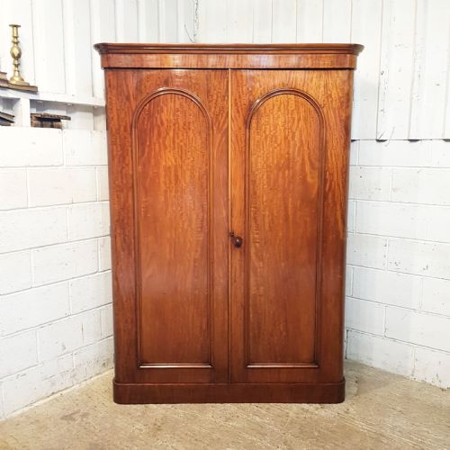 fig 2. ANTIQUE VICTORIAN MAHOGANY DOUBLE WARDROBE C1880