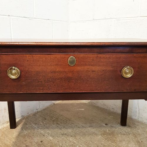 fig 2. ANTIQUE 18TH CENTURY PERIOD MAHOGANY SIDE TABLE C1780