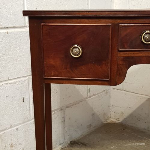 fig 1. ANTIQUE REGENCY MAHOGANY BOW FRONT SIDE TABLE C1820