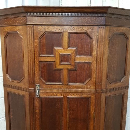 fig 2. ANTIQUE EDWARDIAN OAK GEOMETRIC HALL ROBE C1900
