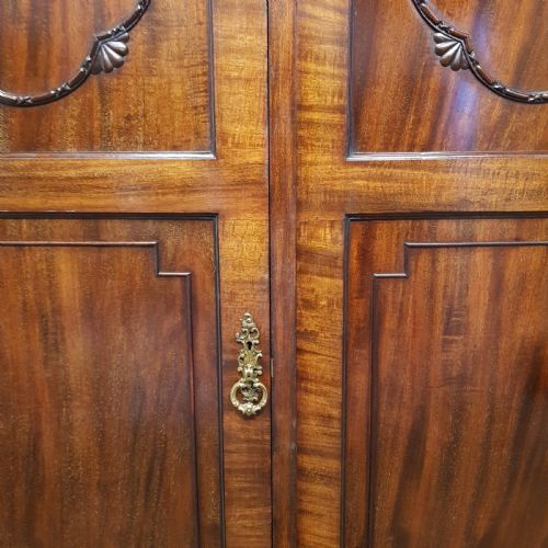 fig 1. ANTIQUE LATE VICTORIAN CHIPPENDALE MAHOGANY TRIPLE WARDROBE C1890
