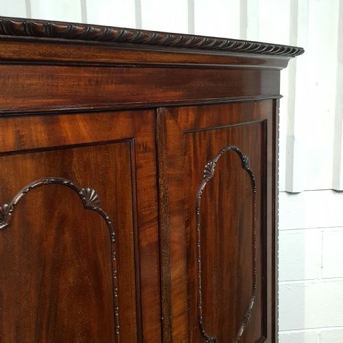 fig 2. ANTIQUE LATE VICTORIAN CHIPPENDALE MAHOGANY TRIPLE WARDROBE C1890