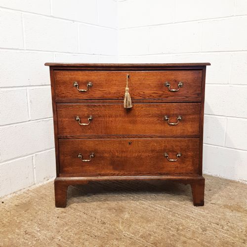 fig 1. ANTIQUE 18TH CENTURY PERIOD OAK DWARF CHEST OF DRAWERS C1780