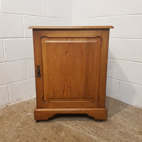 fig 1. ANTIQUE EDWARDIAN OAK OFFICE COLLECTORS CABINET C1900