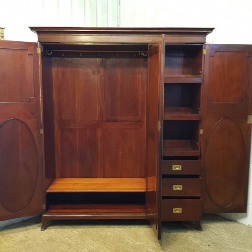 ANTIQUE VICTORIAN MAHOGANY TRIPLE WARDROBE C1880 - ADDITIONAL PHOTO 5