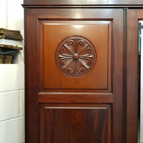 ANTIQUE LATE VICTORIAN MAHOGANY TRIPLE WARDROBE C1890 - ADDITIONAL PHOTO 2