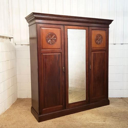 ANTIQUE LATE VICTORIAN MAHOGANY TRIPLE WARDROBE C1890 - ADDITIONAL PHOTO 5