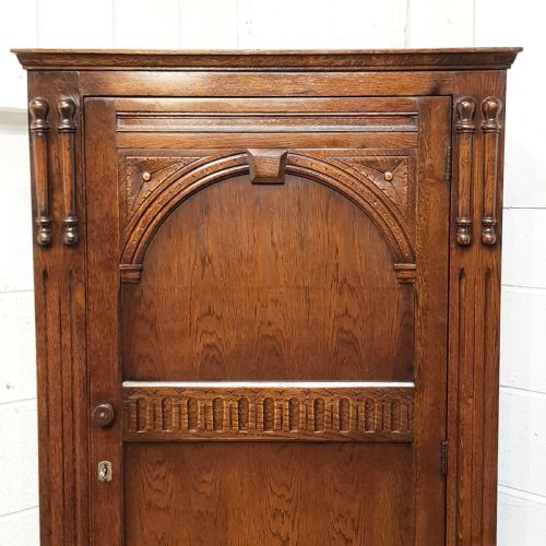 fig 2. ANTIQUE CARVED OAK SINGLE WARDROBE C1920