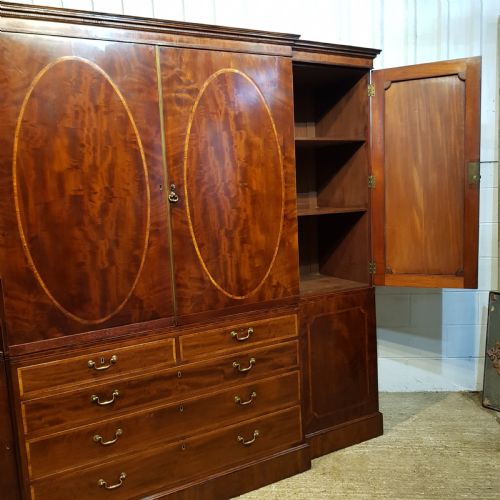 fig 1. ANTIQUE REGENCY MAHOGANY BREAKFRONT TRUPLE WARDROBE COMPACTUM C1820