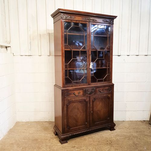 fig 1. SUPERB ANTIQUE CHIPPENDALE REVIVAL MAHOGANY BOOKCASE BY WARING & GILLOWS