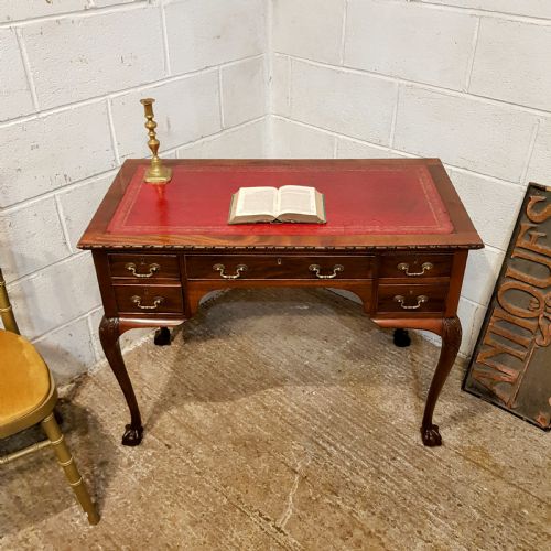 fig 1. AN ANTIQUE SMALL MAHOGANY EDWARDIAN DESK