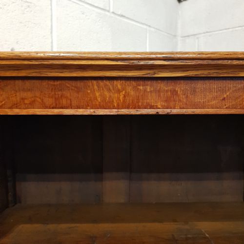 fig 2. AN ANTIQUE EDWARDIAN OAK OPEN BOOKCASE C1900
