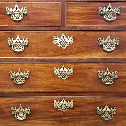 fig 1. AN ANTIQUE GEORGE 111 SIX HEIGHT MAHOGANY TALLBOY / CHEST C1780
