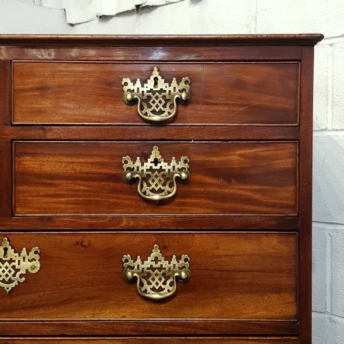 fig 2. AN ANTIQUE GEORGE 111 SIX HEIGHT MAHOGANY TALLBOY / CHEST C1780