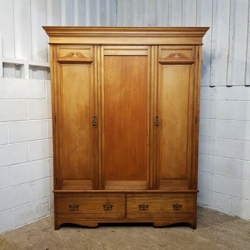 fig 2. AN ANTIQUE EDWARDIAN ASH DOUBLE WARDROBE C1900
