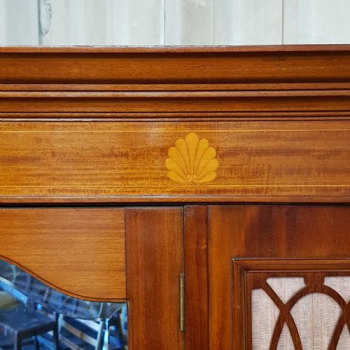 fig 1. AN ANTIQUE EDWARDIAN MAHOGANY SINGLE WARDROBE C1900