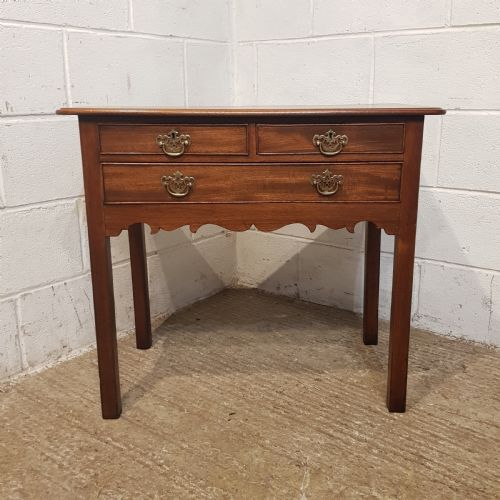 fig 1. AN ANTIQUE GEORGE 3rd MAHOGANY LOWBOY C1790