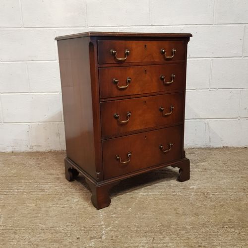 fig 1. AN ANTIQUE SMALL MAHOGANY FOUR HEIGHT CHEST OF DRAWERS C1890