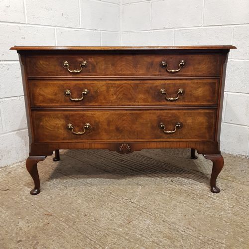 fig 2. AN ANTIQUE OAK AND BURR WALNUT THREE HEIGHT CHEST OF DRAWERS C1920