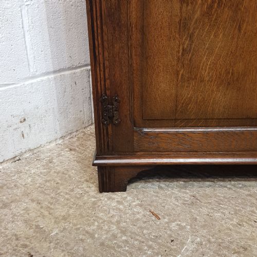 fig 2. AN ANTIQUE DOUBLE OAK WARDROBE C1920