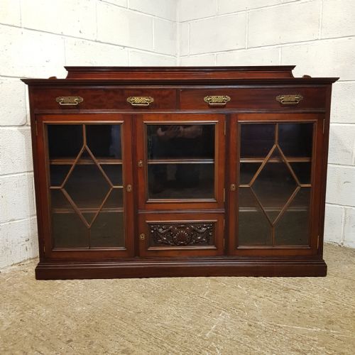 fig 2. AN ANTIQUE LATE VICTORIAN GLAZED BOOKCASE C1890