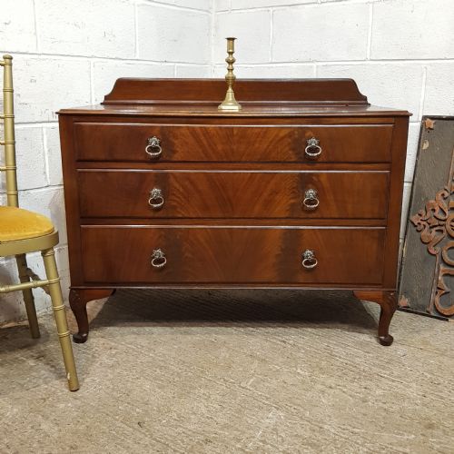 An Antique 3 Height Mahogany Chest of Drawers C1920