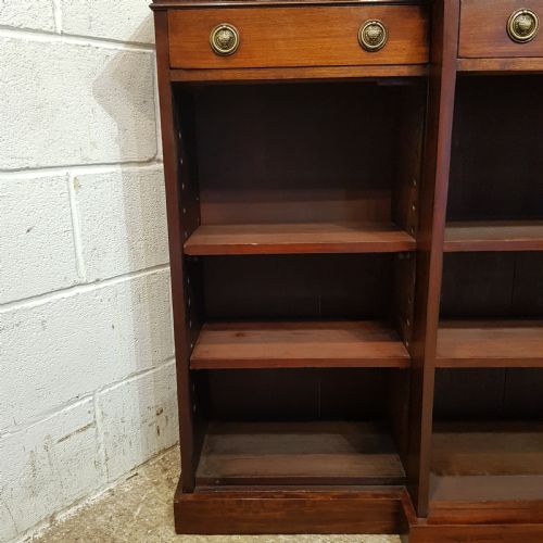 fig 2. AN ANTIQUE EARLY VICTORIAN MAHOGANY BREAKFRONT OPEN BOOKCASE C1850
