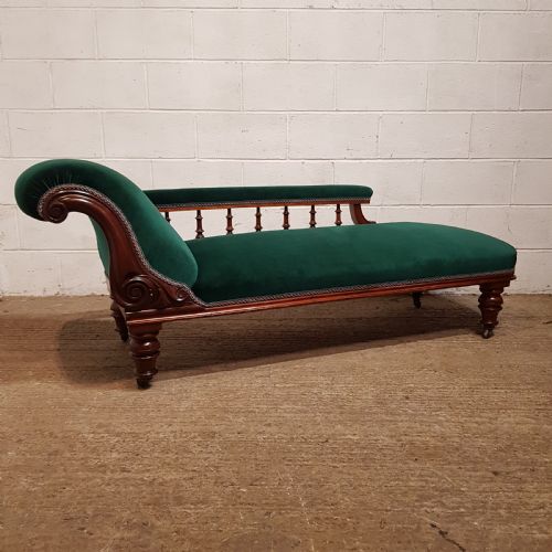A Victorian Mahogany Framed Chaise Longue C1880