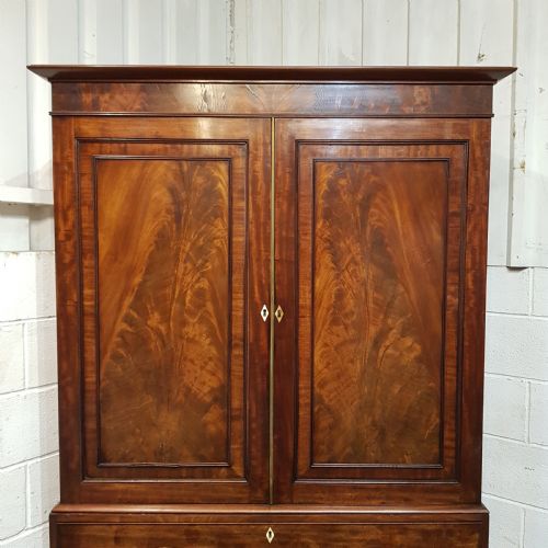 fig 1. A GEORGE 3rd MAHOGANY CLOTHES PRESS C1790