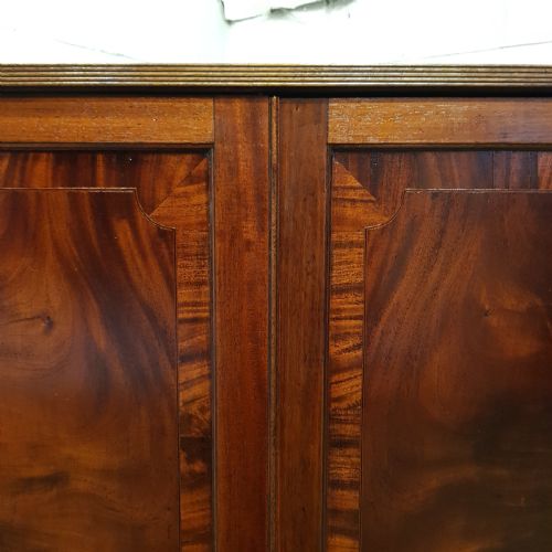 fig 1. AN ANTIQUE REGENCY MAHOGANY DWARF LINEN PRESS C1800