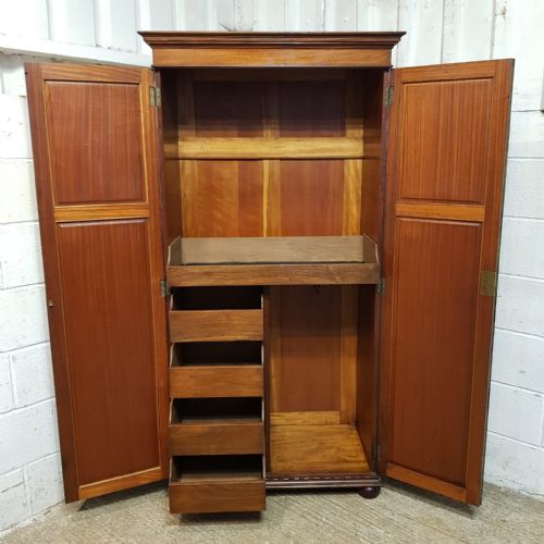 fig 2. A SMALL EDWARDIAN MAHOGANY DOUBLE FITTED WARDROBE C1900