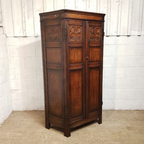 fig 1. AN ANTIQUE OAK HALL WARDROBE C1920