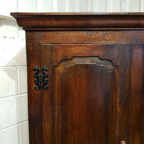 fig 2. AN ANTIQUE SMALL OAK DOUBLE WARDROBE C1920
