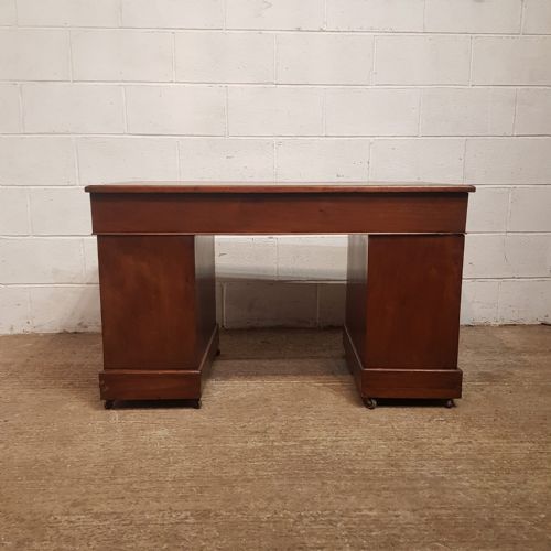 AN EDWARDIAN OAK TWIN PEDESTAL DESK C1900 - ADDITIONAL PHOTO 1