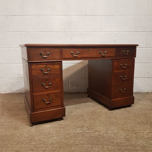AN EDWARDIAN OAK TWIN PEDESTAL DESK C1900 - ADDITIONAL PHOTO 4