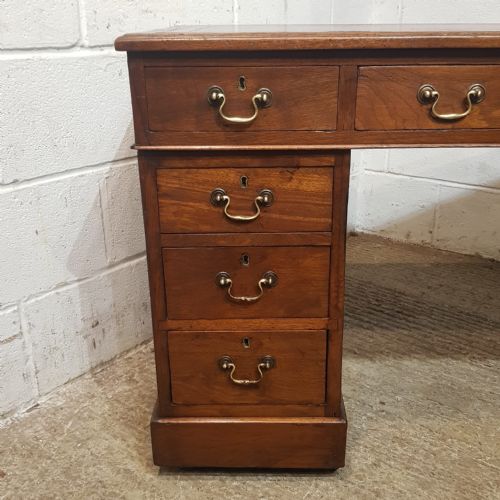 AN EDWARDIAN OAK TWIN PEDESTAL DESK C1900 - ADDITIONAL PHOTO 7