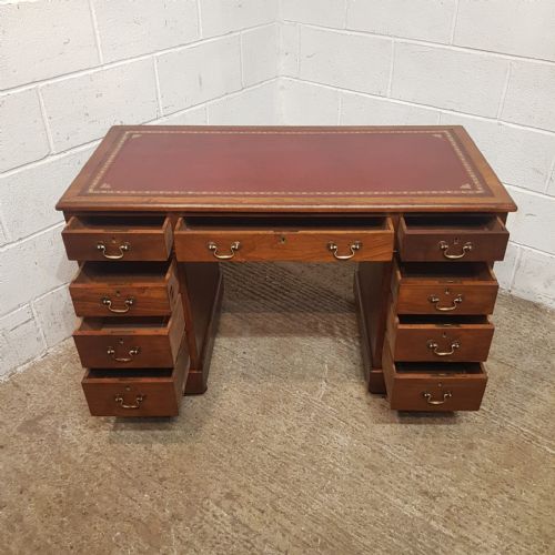 AN EDWARDIAN OAK TWIN PEDESTAL DESK C1900 - ADDITIONAL PHOTO 10