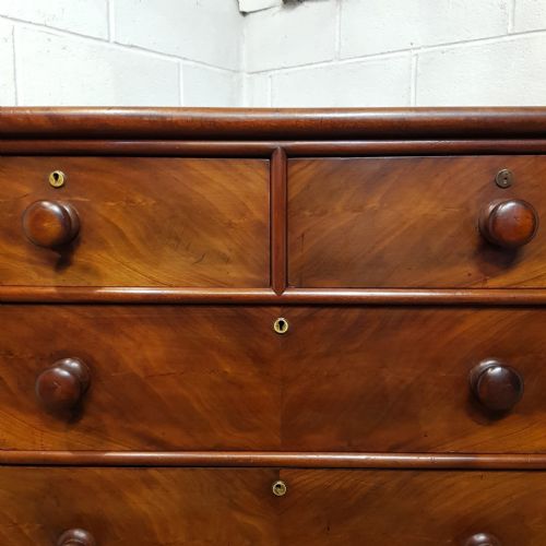 fig 2. A VICTORIAN MAHOGANY 4 HEIGHT CHEST OF DRAWERS C1880