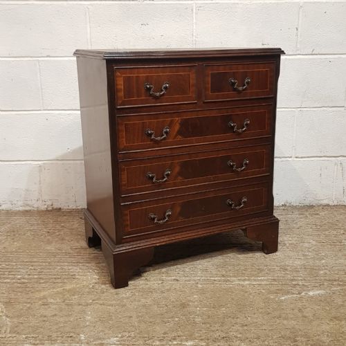 fig 1. A PAIR OF MAHOGANY BEDSIDE CHESTS C1920
