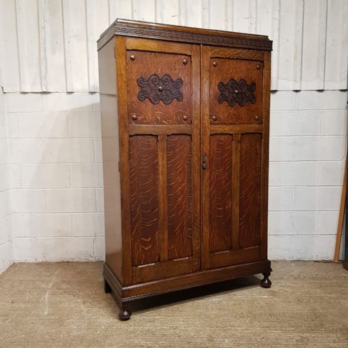 fig 2. AN ANTIQUE OAK DOUBLE WARDROBE C1920