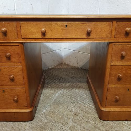 fig 2. A VICTORIAN GOLDEN OAK TWIN PEDESTAL WRITING DESK C1880