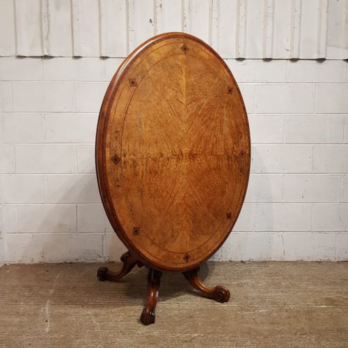 fig 1. A LATE VICTORIAN WALNUT TIP TOP DINING TABLE C1890