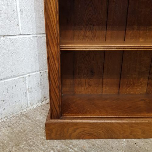 fig 1. AN ANTIQUE LIGHT OPEN OAK BOOKCASE C1900