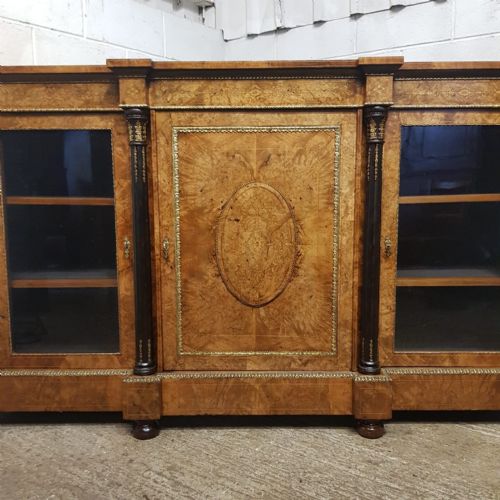 A VICTORIAN BURR WALNUT CREDENZA C1880 - ADDITIONAL PHOTO 2