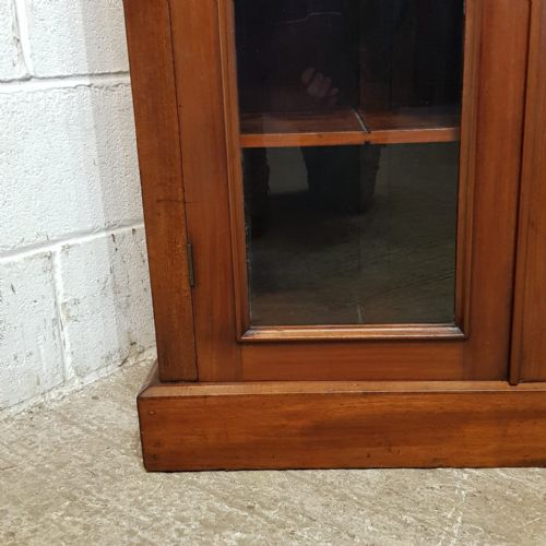 A LATE VICTORIAN GLAZED MAHOGANY BOOKCASE C1890 - ADDITIONAL PHOTO 4