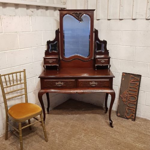 fig 1. A MAHOGANY ART NOUVEAU DRESSING TABLE C1890